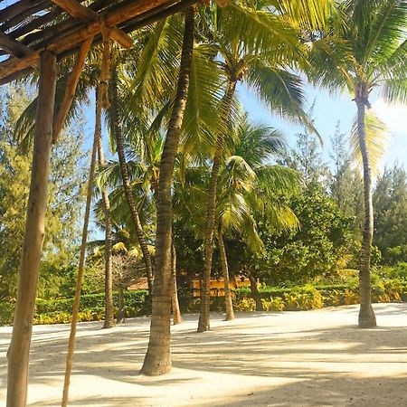 Bed and Breakfast Zumzum Beach House Kinondo Екстер'єр фото