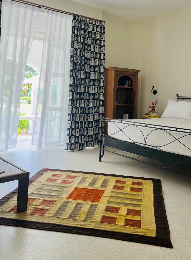 Bed and Breakfast Zumzum Beach House Kinondo Екстер'єр фото